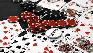 gaming slot platform overview showing Liga 1, live-dealer tables, and slot games